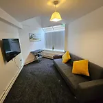 Furnished 1 Bedroom Apt In Liverpool