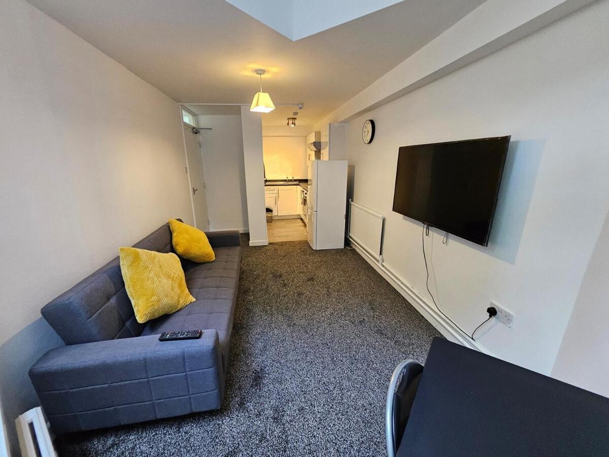 Apartment Furnished 1 Bedroom In *